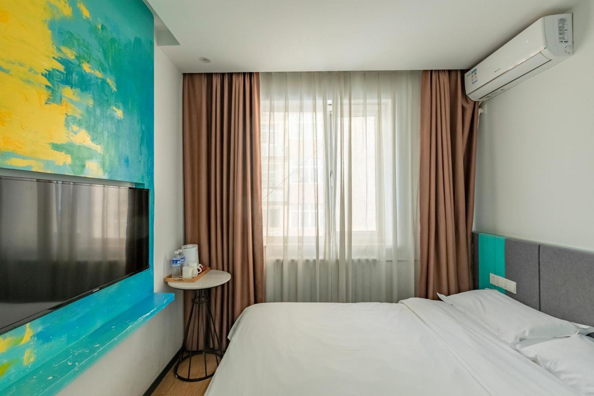 Happy Dragon Alley Hotel-in The Center Close To The Subway&free Coffe Laundry Fluent Speaking,tourist Attractions Ticket Service&food Recommendation,near Tian Anmen Forbiddencity,near Temple,easy Access To The Airport Khách sạn Bắc Kinh