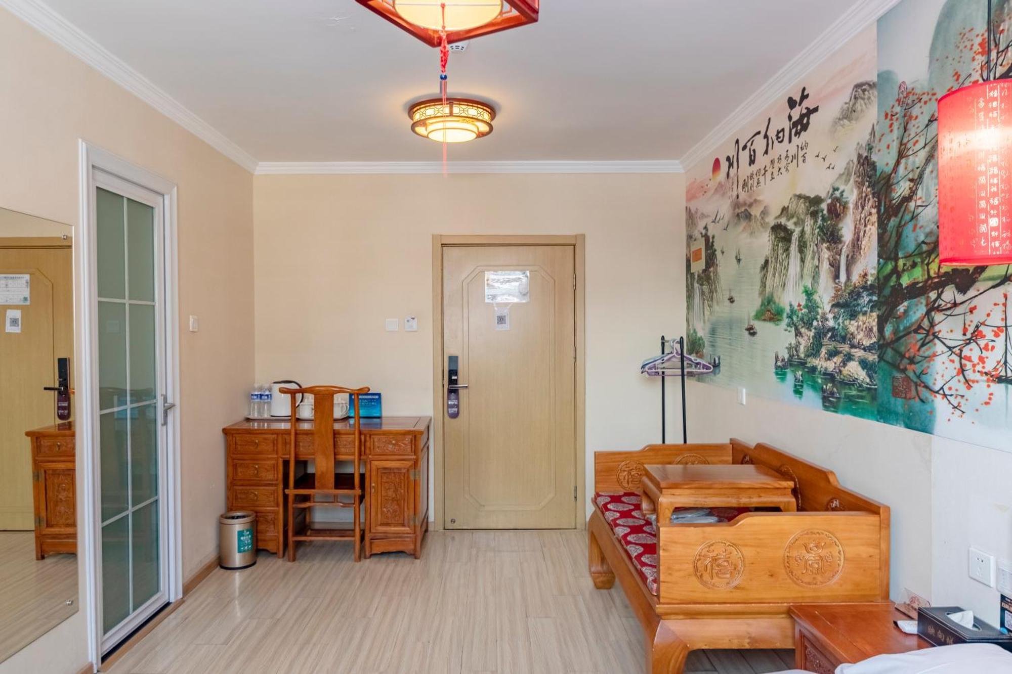Hotel Happy Dragon Alley Hotel: Center Charm With Free Coffee & Tourist Services