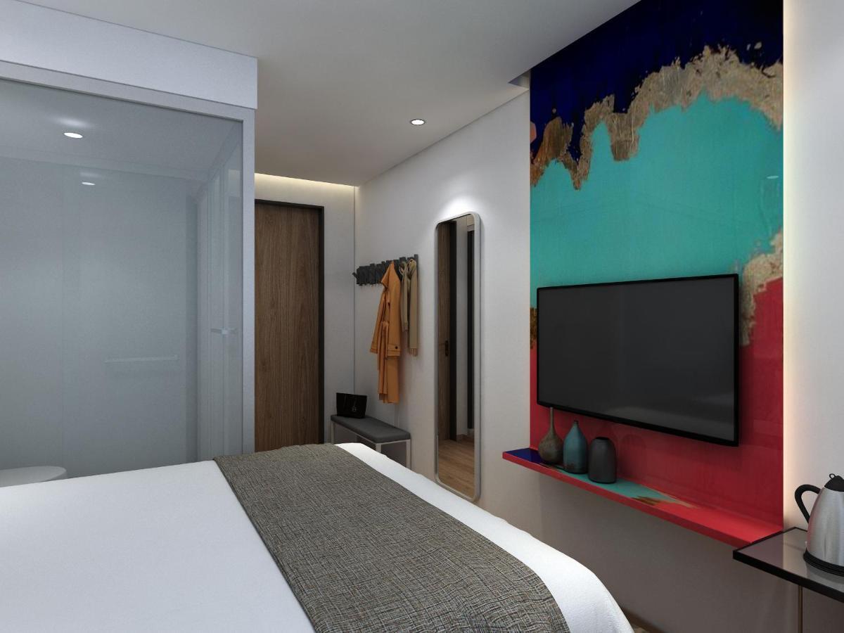 Happy Dragon Alley Hotel: Center Charm With Free Coffee & Tourist Services Pequim